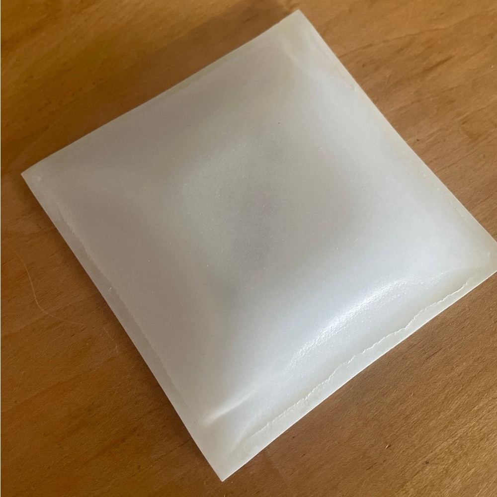 Vintage 1960s Playboy Club White VIP Glass Ashtray/trinket dish - Picture 2 of 3